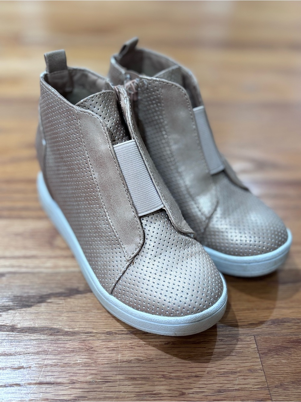 MIA Kids Gracey wedge sneakers with perforated detailing and a side zipper 13